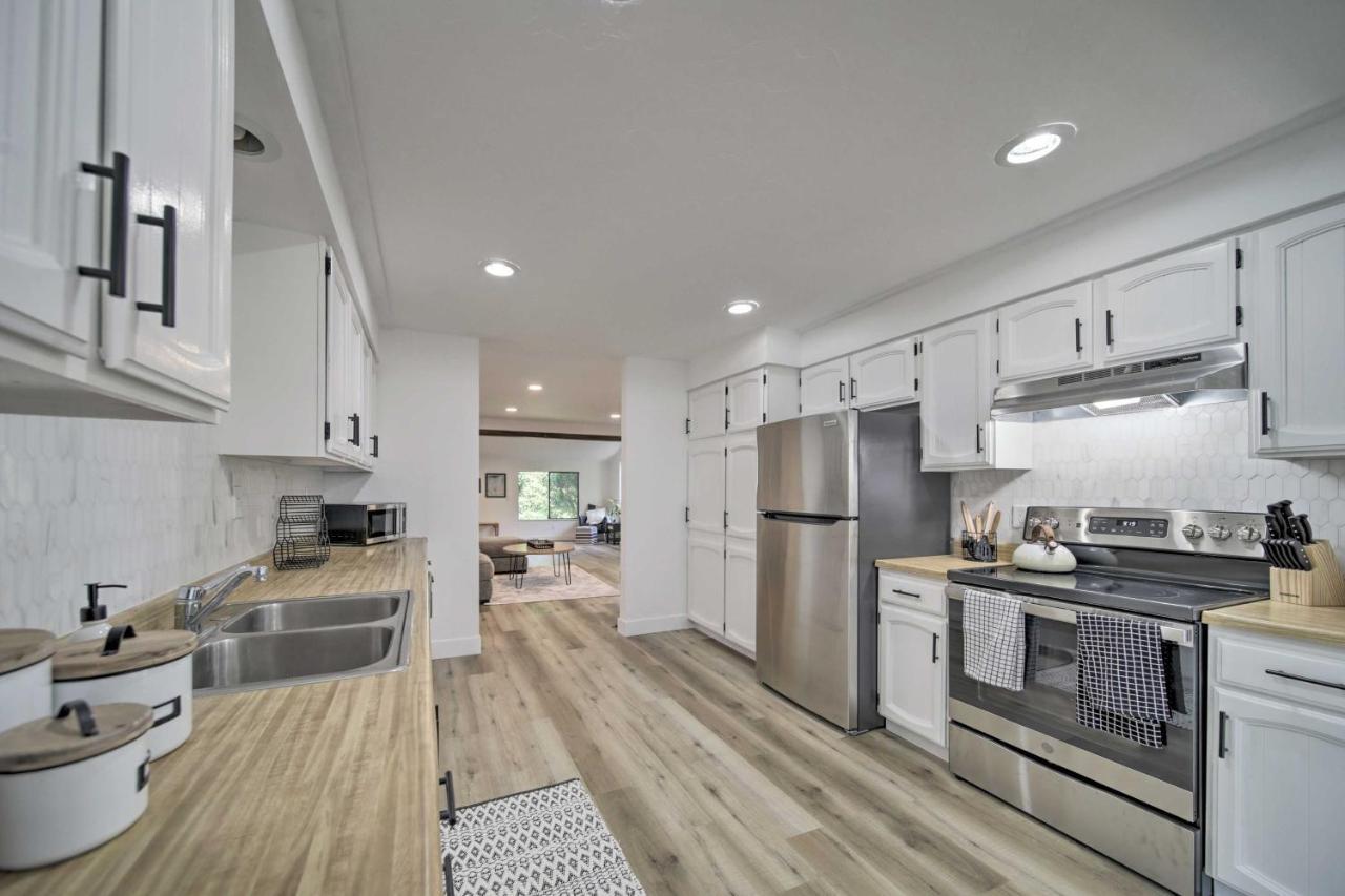 Bright And Airy Liberty Lake Abode With Backyard! Exterior foto